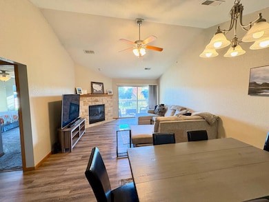 4864 S Forest Ridge Dr unit 25, New Berlin, WI 53151 - photo 2