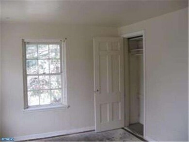 2900 W Octagon Rd, Camden, NJ 08104 - photo 5