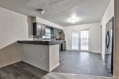 25-Kitchen