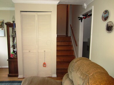 Living Rm to Stairway