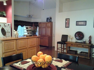 Kitchen & Eating Area