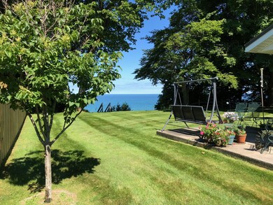 2432 Red Apple Rd, Manistee