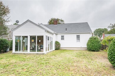 52 Edgemere Rd, Pawtucket, RI 02861 - photo 4