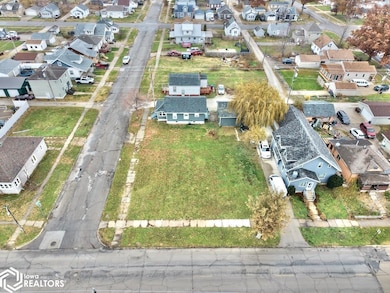 1102 E Main St, Marshalltown, IA 50158 - photo 3