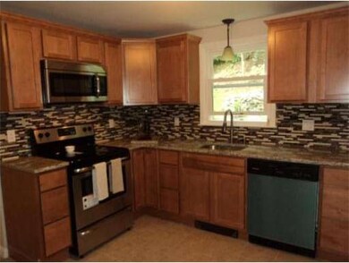 22 Vesper St, Worcester, MA 01602 - photo 3