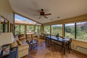 Scenic Arizona Room