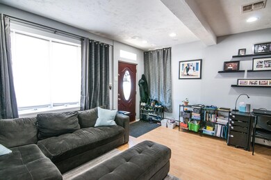 12 Presley 2021 Livingroom3