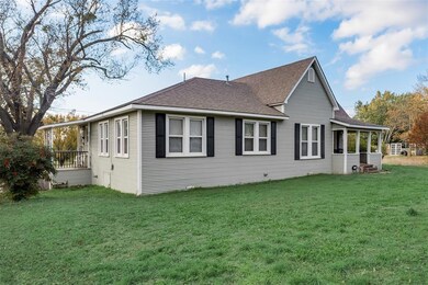 107 N Gowdy St, Whitewright, TX 75491 - photo 6