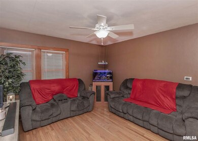 2307 N Howell St, Davenport, IA 52804 - photo 7