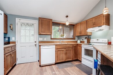 17617 Pond View Ct SE, Yelm, WA 98597 - photo 2