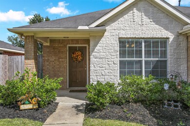 5299 Morgan Oak Dr, Alvin, TX 77511 - photo 7