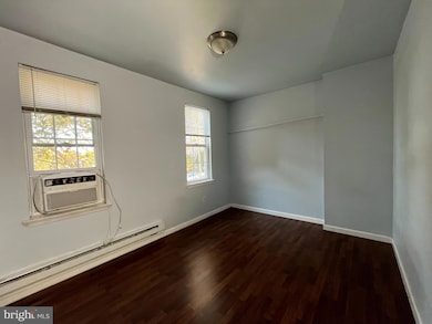 425 N 41st St unit 2ND FL FRONT, Philadelphia, PA 19104 - photo 3