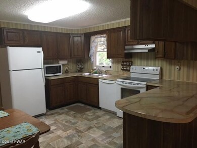 798 Bethany Turnpike, Honesdale, PA 18431 - photo 4