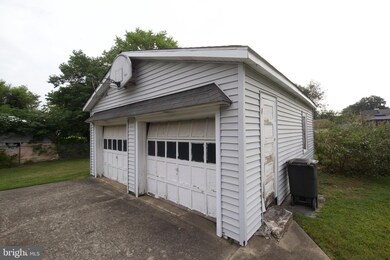 237 S Clinton Ave, Maple Shade, NJ 08052 - photo 4