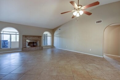 903 W Loughlin Dr-16