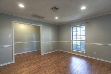1122 Creekmont Dr, Houston, TX 77091 - photo 4