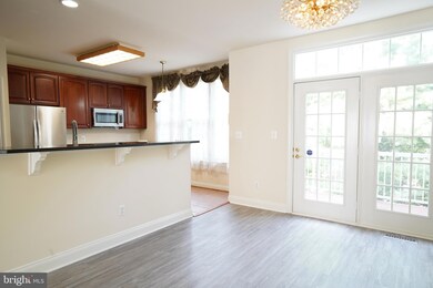 11412 Log Ridge Dr, Fairfax, VA 22030 - photo 4