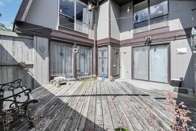 5439 Worthington Forest Place