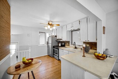 17558 Burnham Ave, Lansing, IL 60438 - photo 6