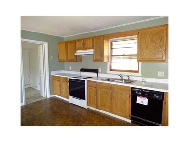 2105 Lauderdale Dr, Johnson City, TN 37601 - photo 7