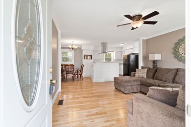 50 Peachtree St, Tennessee Ridge, TN 37178 - photo 3