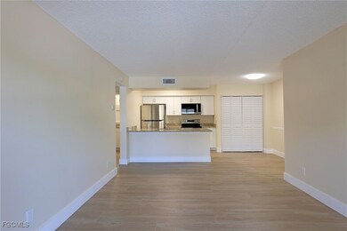 5331 Summerlin Rd unit 3104, Fort Myers, FL 33919 - photo 3