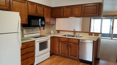 Kitchen w new dishwasher
