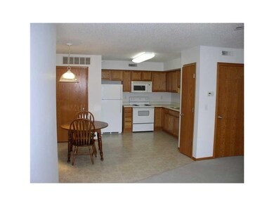 Kitchen. Eat-in kitchen