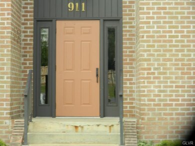 911 Cold Spring Rd unit 8, Allentown, PA 18103 - photo 2