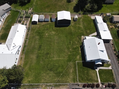 753 E Riverside Dr, Burns, OR 97720 - photo 4