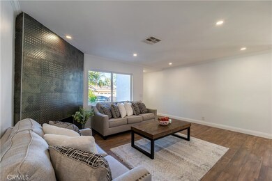 21410 Velicata St, Woodland Hills, CA 91364 - photo 2