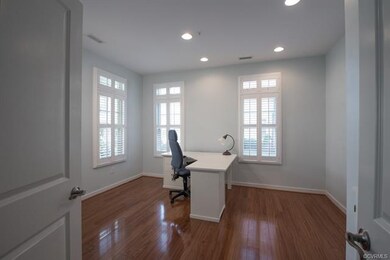 1st floor bedroom or office w/hardwood flooring, p