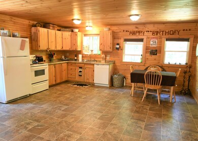 Eat-in Kitchen