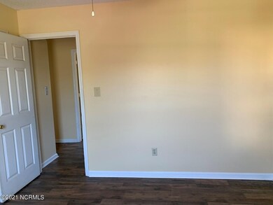 111 Creekview Dr, Jacksonville, NC 28540 - photo 4