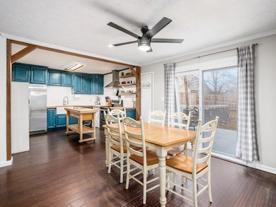 Dining & Kitchen