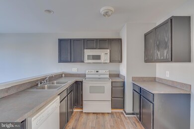 33 Sanford Dr, Bunker Hill, WV 25413 - photo 3