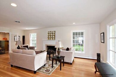 348 N Jefferson St, Batavia, IL 60510 - photo 2