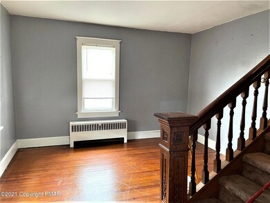 11 Grandview St, East Stroudsburg, PA 18301 - photo 3