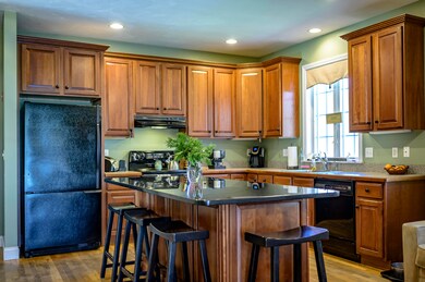 6 Leslie Cir, Pocasset, MA 02559 - photo 3