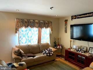 unlisted-address, Brookhaven, PA 19015 - photo 5