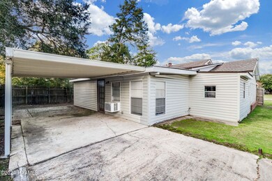 3-web-or-mls-102 E Betty St-3
