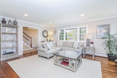011-Living_Room-4018811-medium