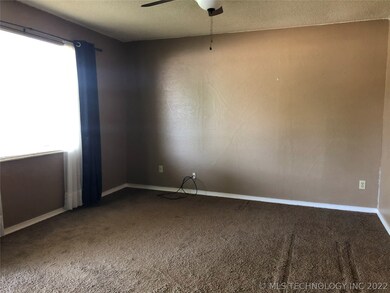 1212 S A St, Skiatook, OK 74070 - photo 4