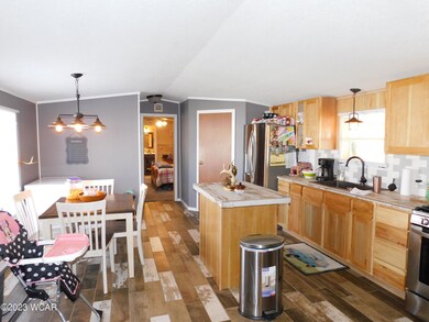 208 kitchen 2