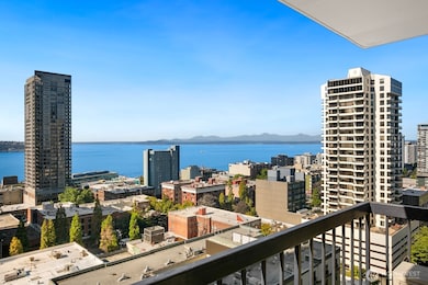 Royal Crest unit 1702, Seattle, WA 98121 - photo 4