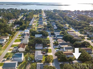 Straight shot to Bay Drive for easy access to shop