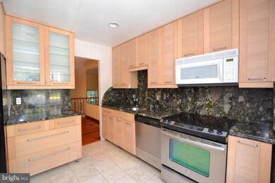 11711 Briary Branch Ct, Reston, VA 20191 - photo 4