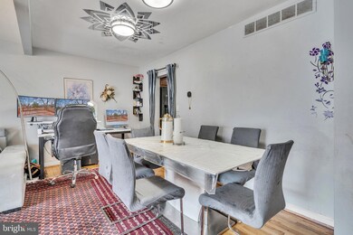 10302 Crimson Tree Ct, Columbia, MD 21044 - photo 6