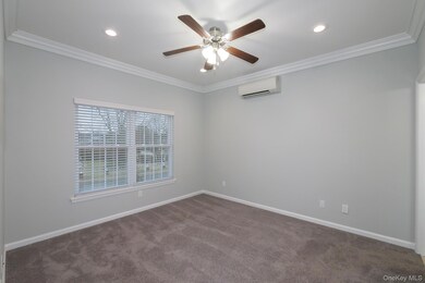 115 Evergreen St unit 106, West Babylon, NY 11704 - photo 6