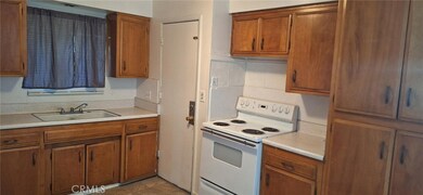 25977 Tamarisk Dr, Hemet, CA 92544 - photo 3